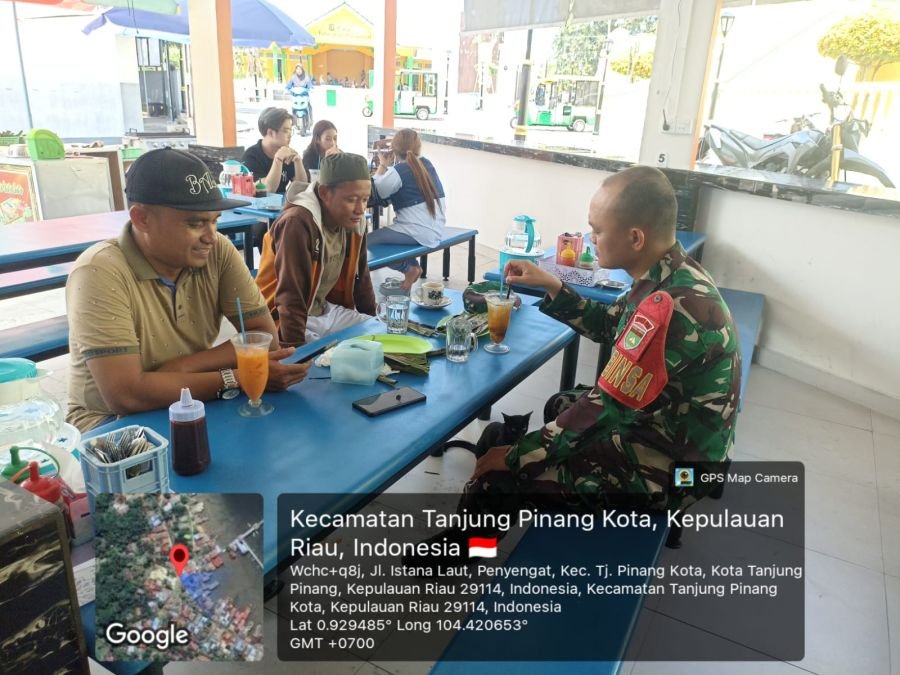 Babinsa Penyengat Jalin Silaturahmi Bersama Tokoh Agama dan Tokoh Pemuda