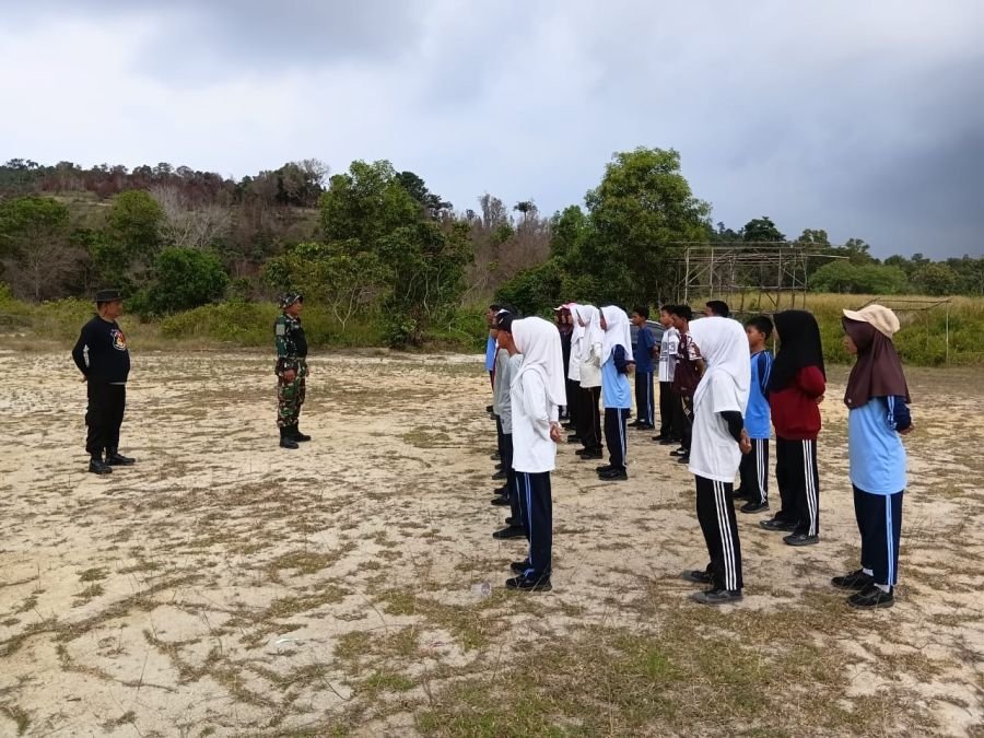 Babinsa Pongkar Matangkan Pasukan Upacara HUT RI Sejak Dini