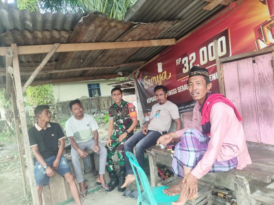 Babinsa Pratu Iman Fatwa Yuda Gelar Komsos, Pererat Silaturahmi dengan Warga Desa Pematang