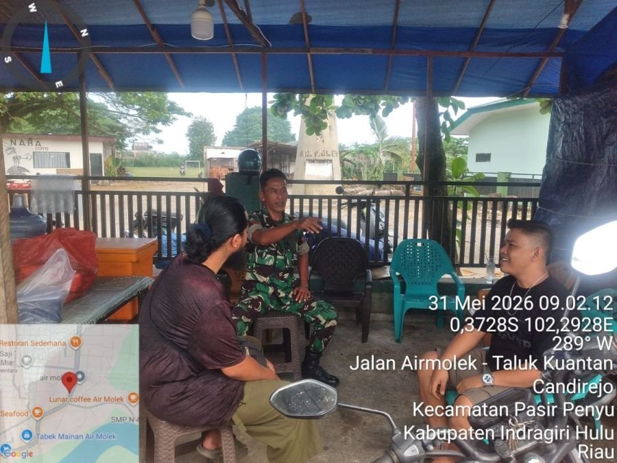 Babinsa Ramil 04/PP Gelar Komsos dengan Pedagang Jajanan, Tekankan Pentingnya Menjaga Kebersihan di