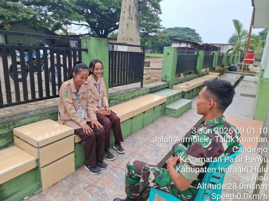 Babinsa Ramil 04/PP Gelar Komsos di Sekolah Desa Candirejo, Tanamkan Nilai Disiplin Sejak Dini
