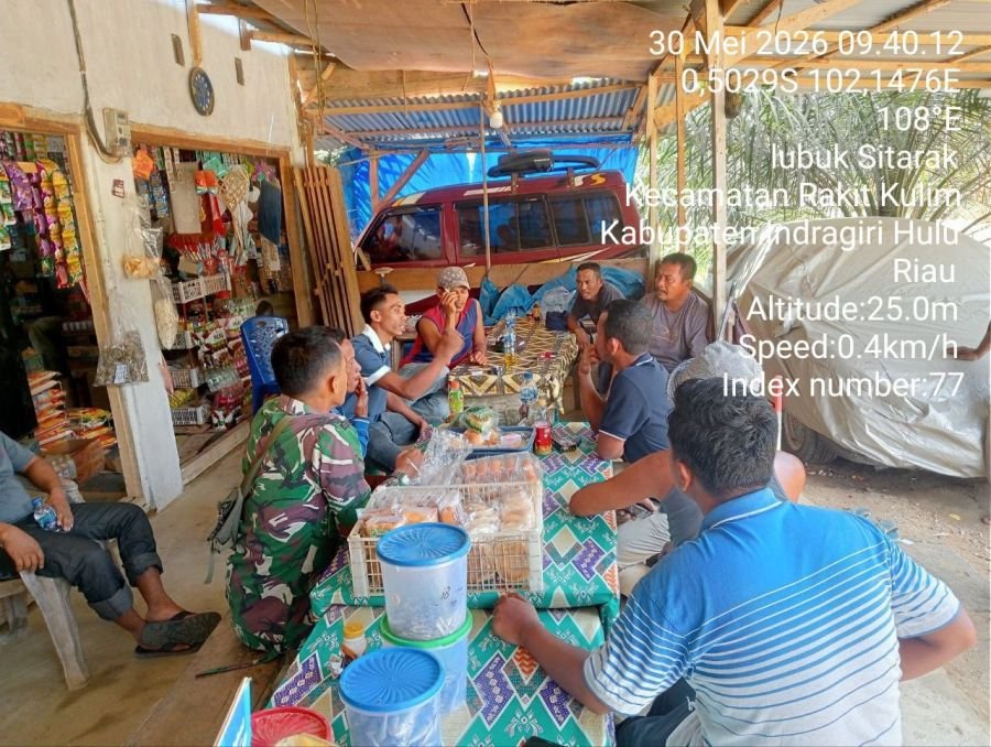 Babinsa Lubuk Sitarak Serap Aspirasi, Bahas Keamanan Desa