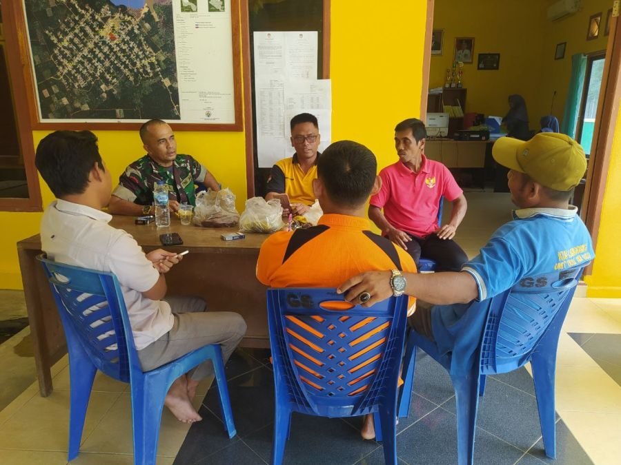 Babinsa Ramil 07/KH dan Warga Giri Sako Sepakat Hidupkan Kembali Pos Ronda