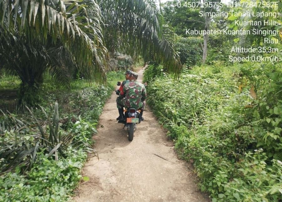 Babinsa Kuantan Hilir Patroli Karhutla, Sasar Lahan Rawan Terbakar