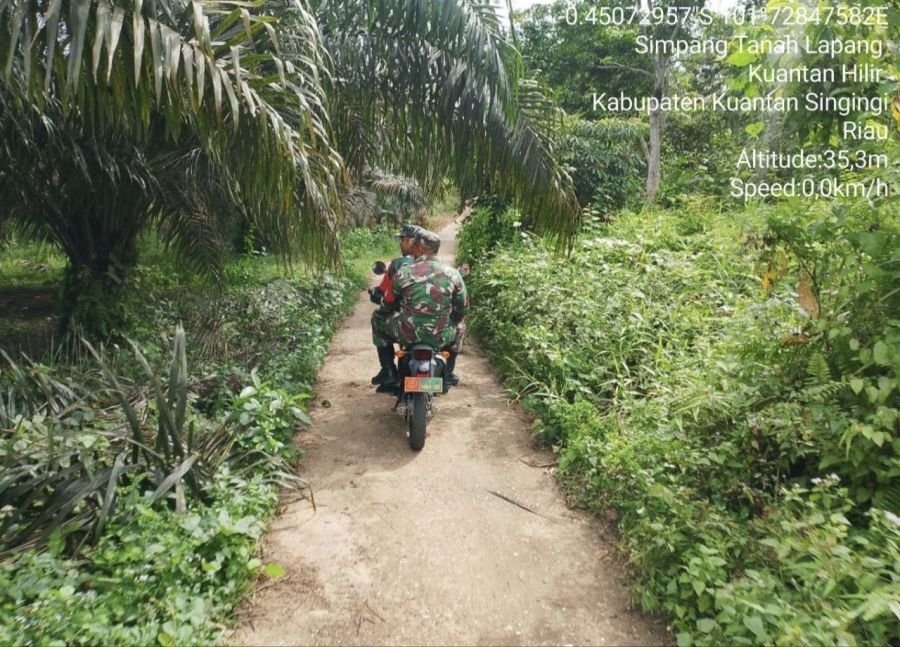 Babinsa Ramil 07/KH Intensif Edukasi Warga Cegah Kebakaran Hutan dan Lahan