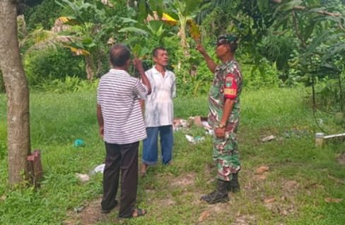 Babinsa Rumbai Ajak Warga Bersama Cegah Karhutla Sejak Dini