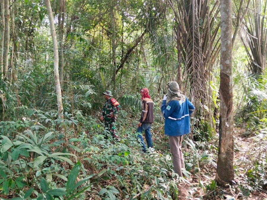 Babinsa Rupat Perkuat Patroli Karhutla Hadapi Cuaca Ekstrem