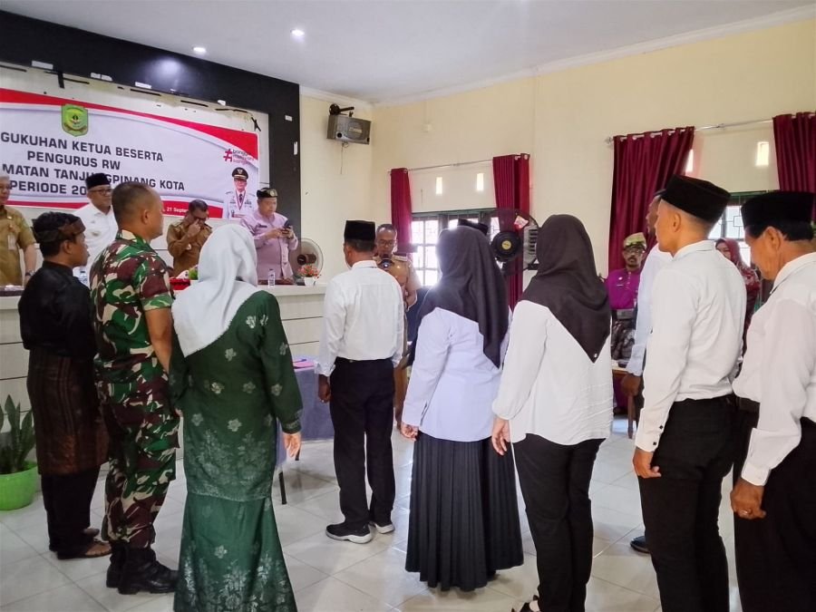 Babinsa Se-Kecamatan Tanjungpinang Kota Hadiri Pengukuhan Ketua RW Periode 2026–2031