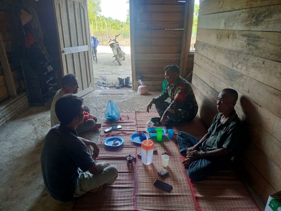 Babinsa sebagai aparat teritorial untuk berinteraksi dan berkomunikasi langsung dengan warga binaan