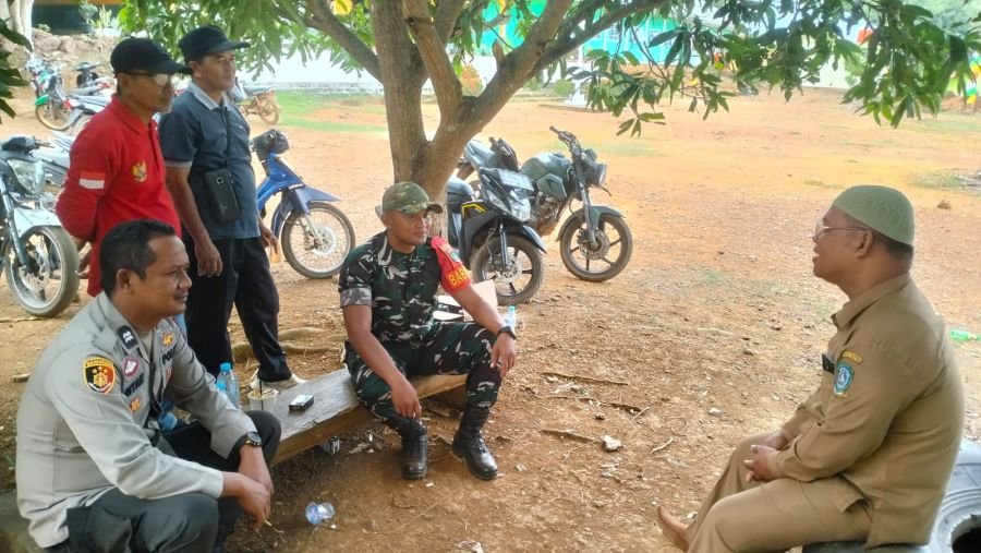 Babinsa Sebele Perkuat Sinergi Keamanan Bersama Aparat Kecamatan Belat