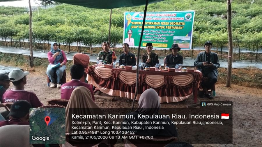 Babinsa Selat Gelam Kawal Teknologi Irigasi Tetes di Desa Parit
