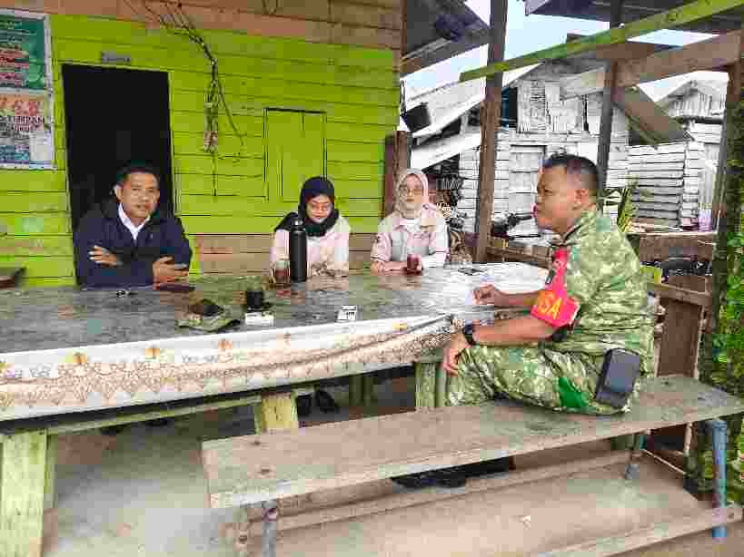 Babinsa Sepempang Serap Aspirasi Warga dan Sosialisasikan Rekrutmen TNI AD