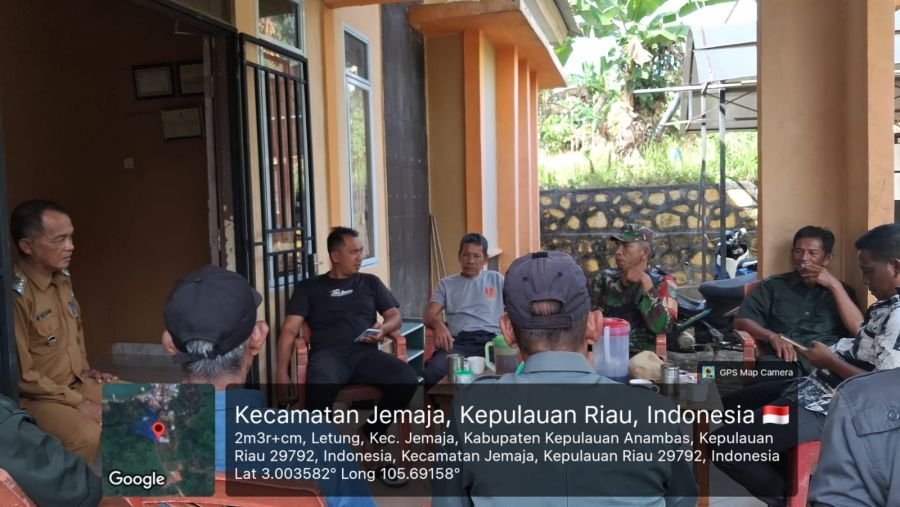 Babinsa Serda Binran Dorong Perangkat Desa Landak Tingkatkan Pelayanan kepada Masyarakat