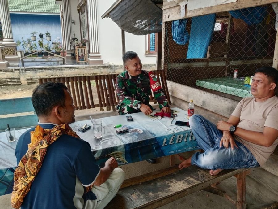 Babinsa Serda Richard Zai Ajak Warga Tandun Barat Saling Jaga dan Laporkan Titik Api
