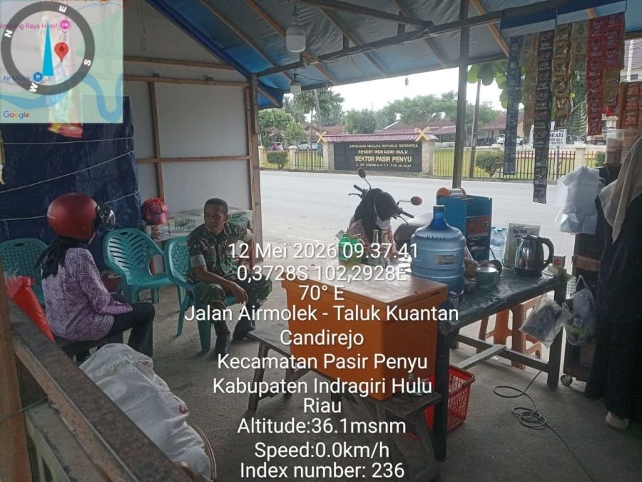 Babinsa Serda Suharmansyah Ingatkan Pentingnya Kebersihan Bagi Pedagang di Desa Candirejo