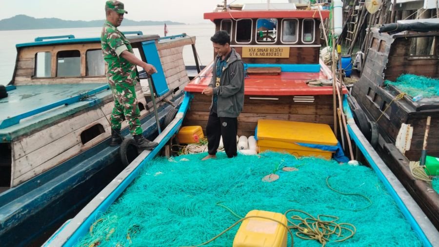 Babinsa Sugie Serma M Amin Minta Nelayan Utamakan Keselamatan Saat Melaut