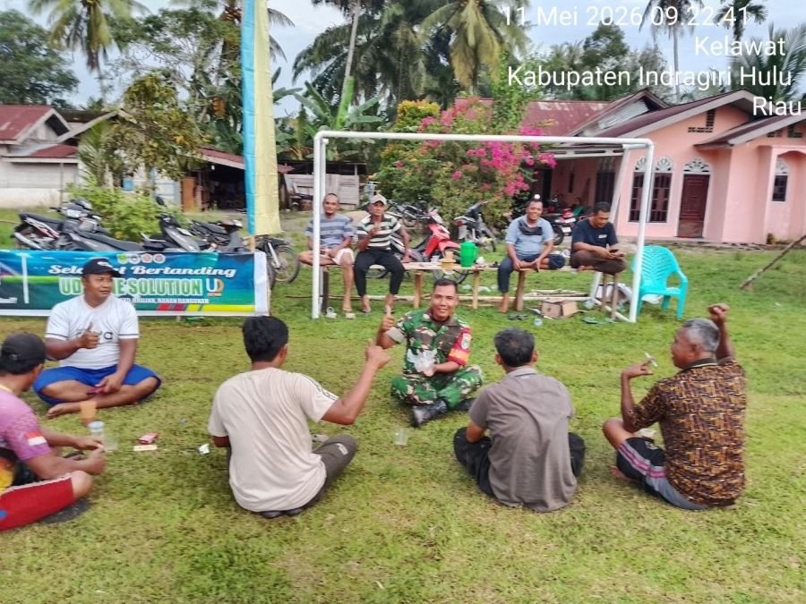 Babinsa Sertu Hartono Tekankan Pentingnya Gotong Royong dan Silaturahmi di Desa Kelawat