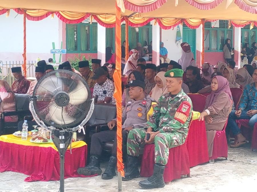 Babinsa Sertu jainuri koramil 04/ rupat hadiri acara pisah sambut kepsek SDN 6 Desa sungai cingam
