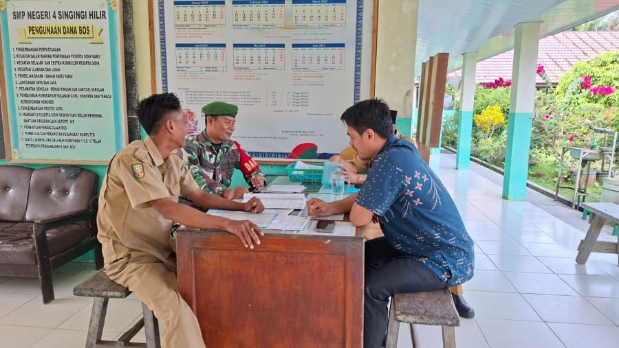 Babinsa Singingi Hilir Turun ke Sekolah, Perkuat Sinergi dengan Guru