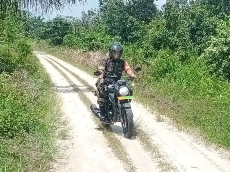 Babinsa Sisir Wilayah Rawan Karhutla, Bangun Kesadaran Warga Lewat Patroli Lapangan