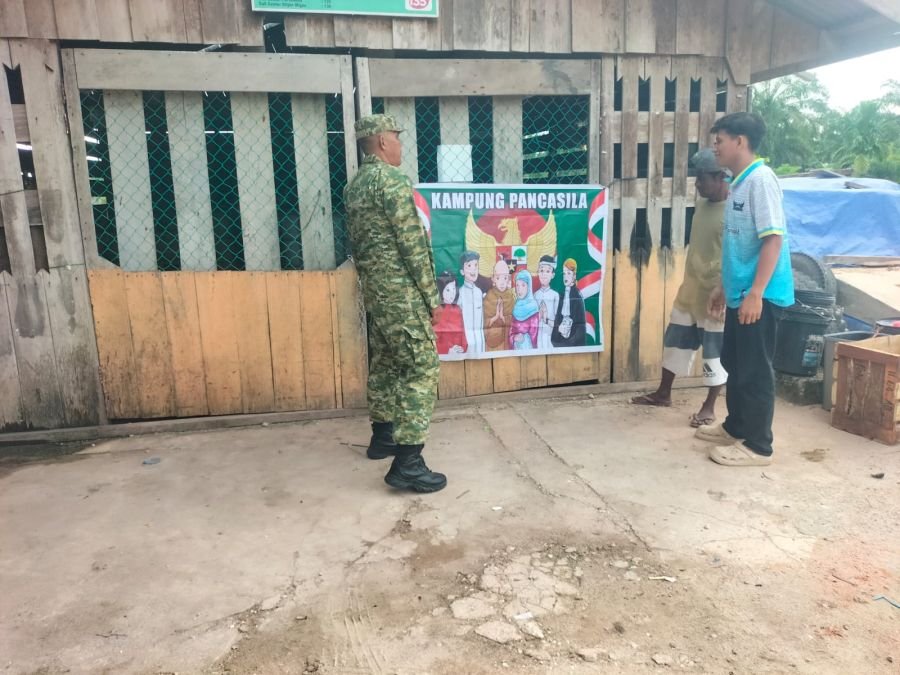 Babinsa Sosialisasikan Nilai Pancasila kepada Warga Kampung Penyengat