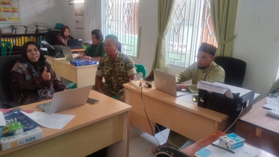 Babinsa Sugie Perkuat Sinergi dengan Aparatur Desa Lewat Komunikasi Langsung