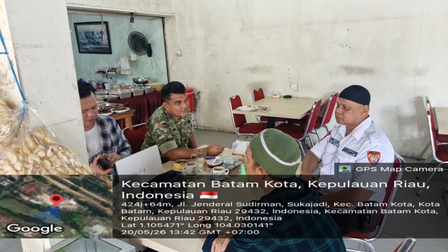 Babinsa Sukajadi Perkuat Silaturahmi, Warga Diajak Jaga Kerukunan