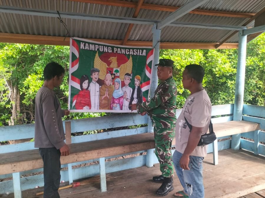 Babinsa Sungai Apit Perkuat Nilai Pancasila di Kampung Sungai Rawa