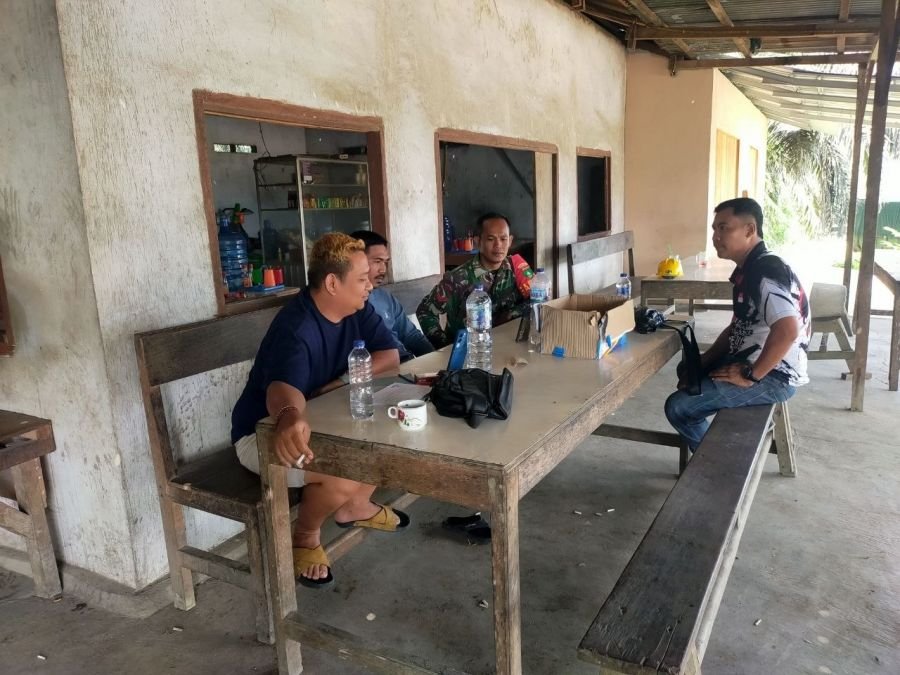 Babinsa Sungai Jering Aktif Serap Informasi Warga Lewat Komunikasi Sosial