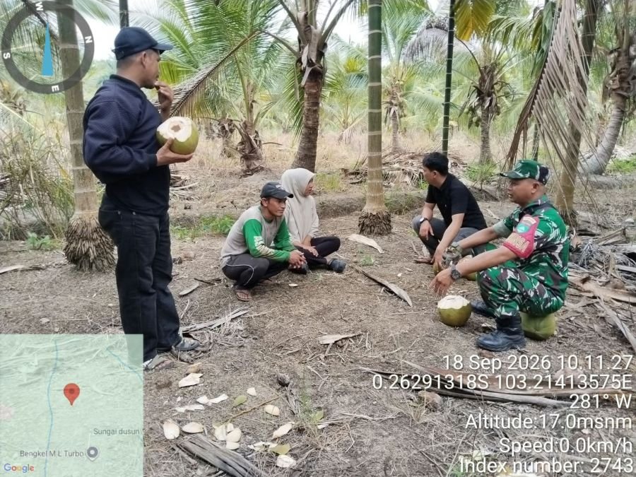 Babinsa Sungai Luar Ingatkan Warga Tak Buka Lahan dengan Membakar