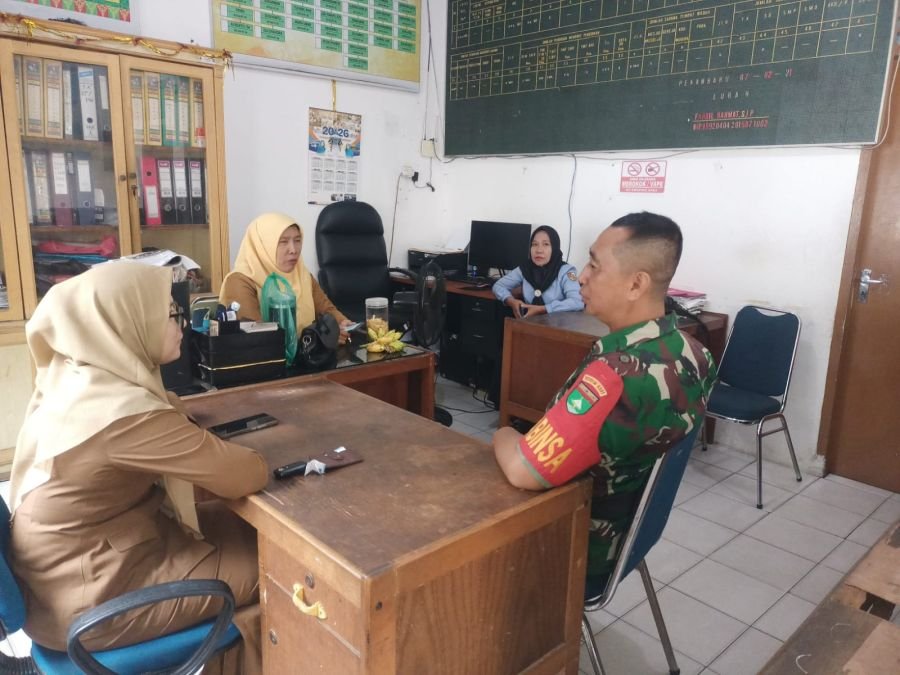 Babinsa Tanah Datar Dorong Posyandu Aktif dan Peran Perempuan dalam Kamtibmas