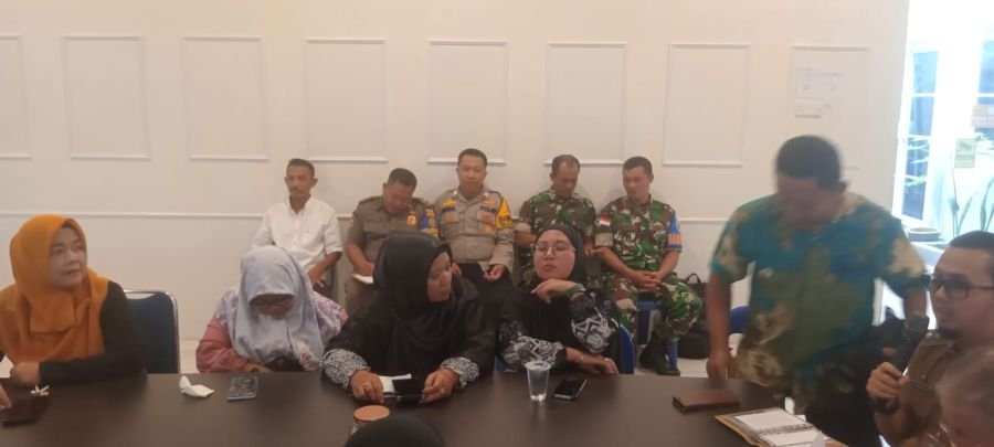 Babinsa Tanjung Ayun Sakti Ajak Panitia Pemilihan RT Jaga Netralitas dan Kerukunan Warga