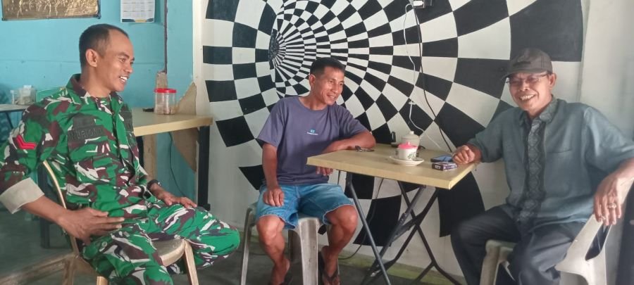 Babinsa Tanjung Ayun Sakti Ajak Warga Bijak Bermedsos dan Aktifkan Siskamling