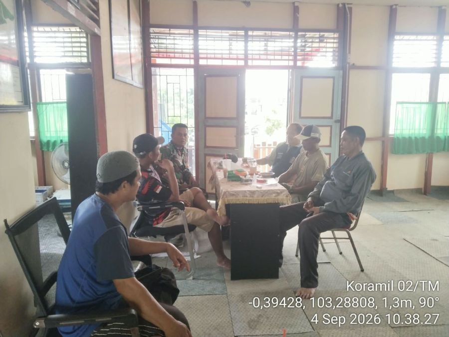 Babinsa Tanjung Baru Rutin Komsos, Jaga Keakraban dengan Warga Binaan
