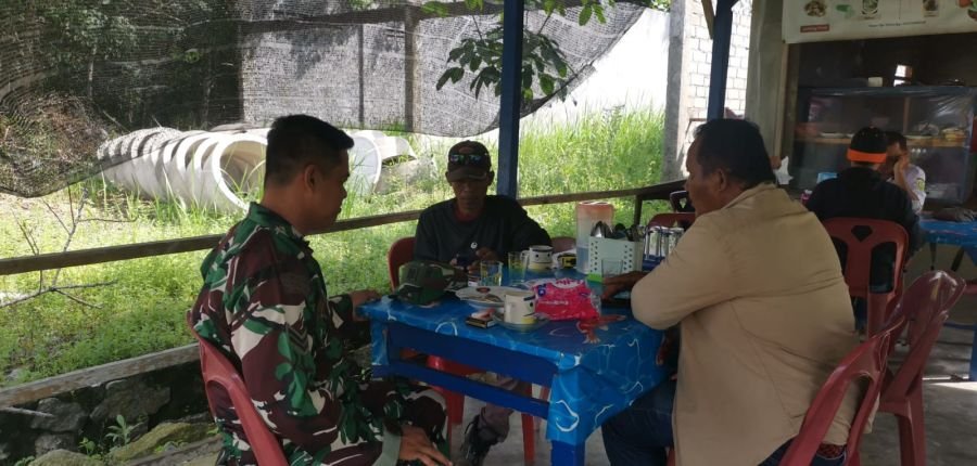 Babinsa Tanjung Berlian Perkuat Komsos, Serap Aspirasi Warga Langsung