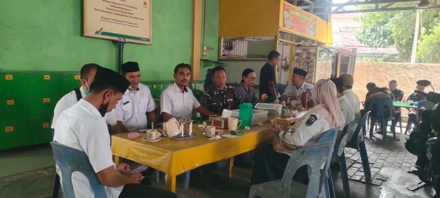 Babinsa Tanjung Rhu Sertu M. Isak Bangun Sinergi Kuat Bersama Pemerintah Kecamatan Lima Puluh