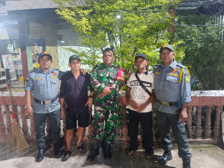 Babinsa Tanjung Unggat Amankan Jalannya Pemilihan RT di RW 03