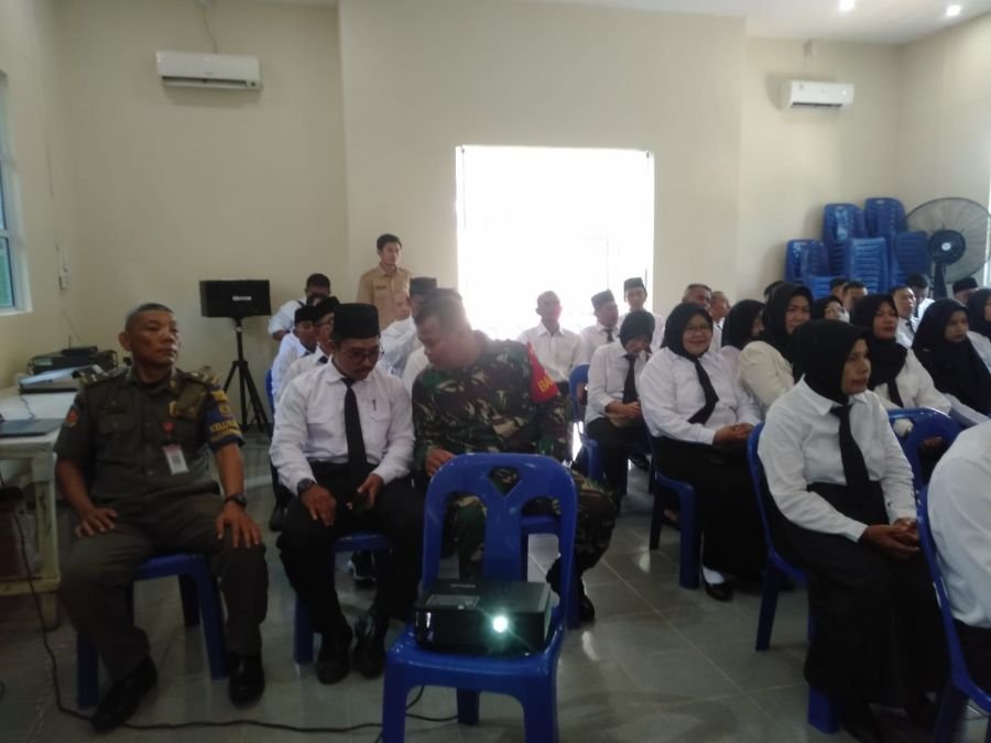 Babinsa Tanjungpinang Timur Hadiri Pengukuhan dan Penyerahan SK Pengurus RT Periode 2026–2031