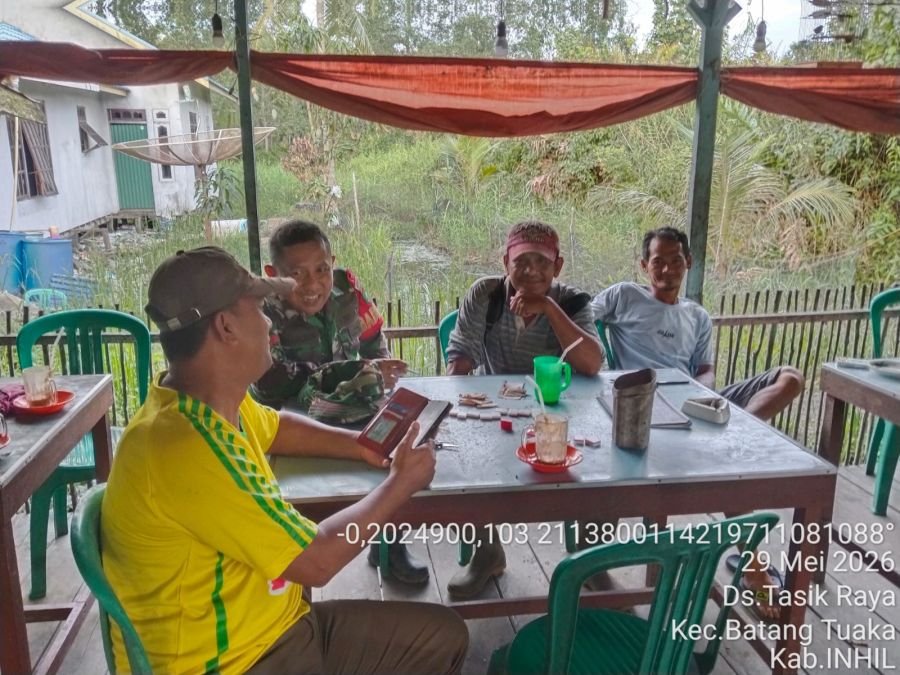 Babinsa Tasik Raya Perkuat Silaturahmi Iduladha Bersama Warga