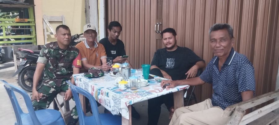 Babinsa Tebing Perkuat Silaturahmi, Warga Diminta Jaga Kerukunan