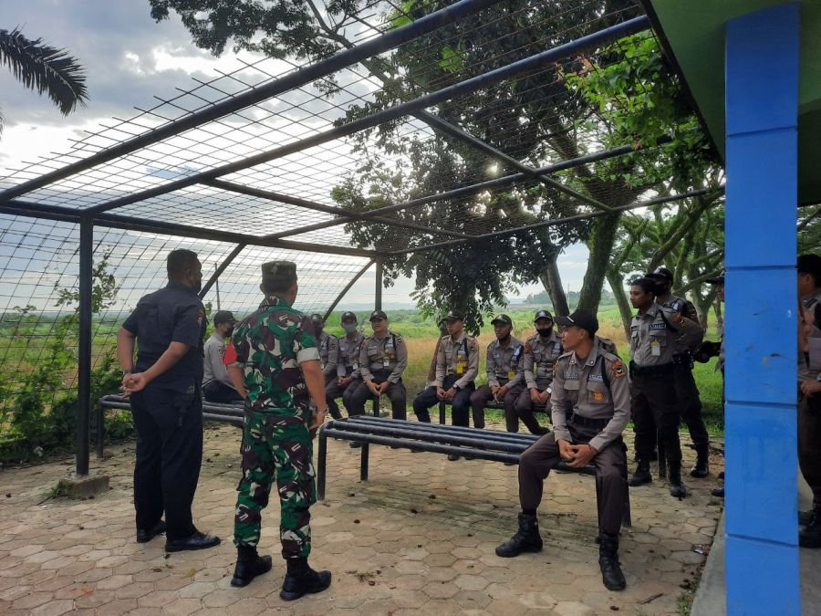 Babinsa Tegaskan Disiplin Security PT Adei Lewat Pengarahan SOP