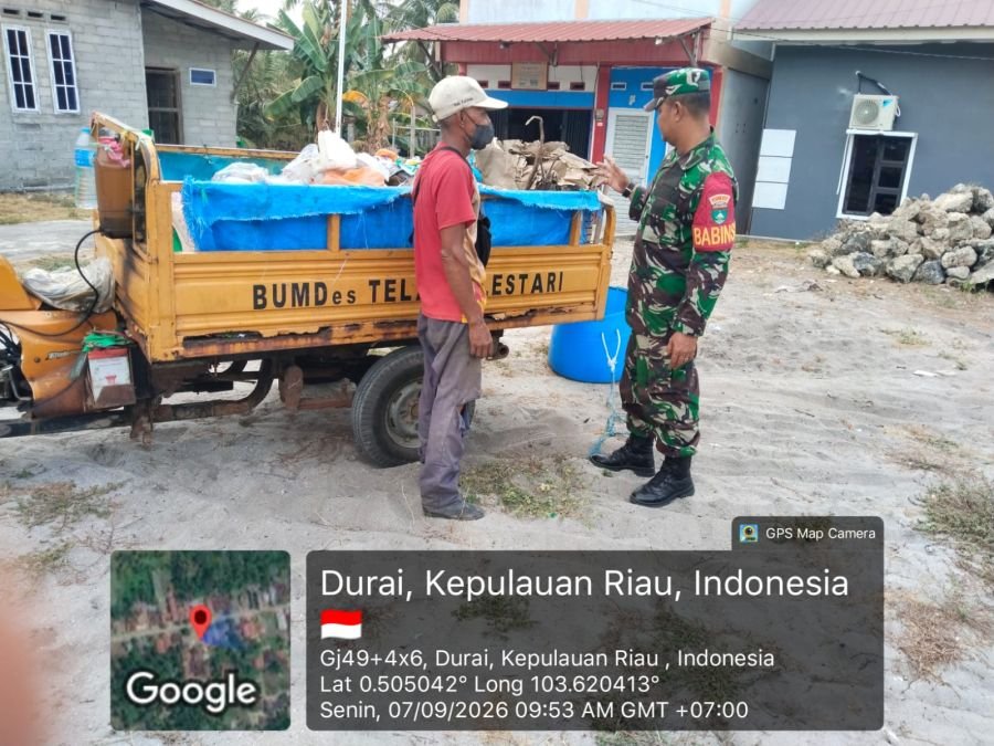 Babinsa Telaga Tujuh Ingatkan Petugas Kebersihan Utamakan Keselamatan Kerja
