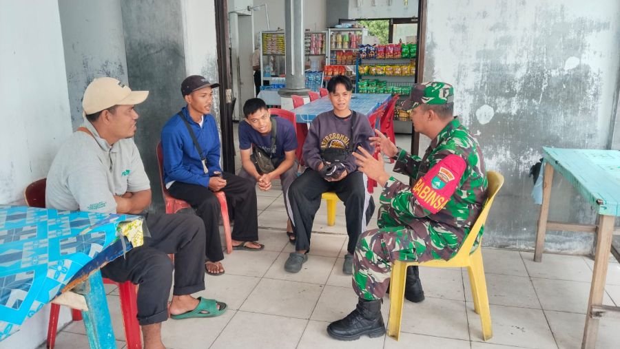 Babinsa Telaga Tujuh Perkuat Deteksi Dini Bersama Pemuda Desa