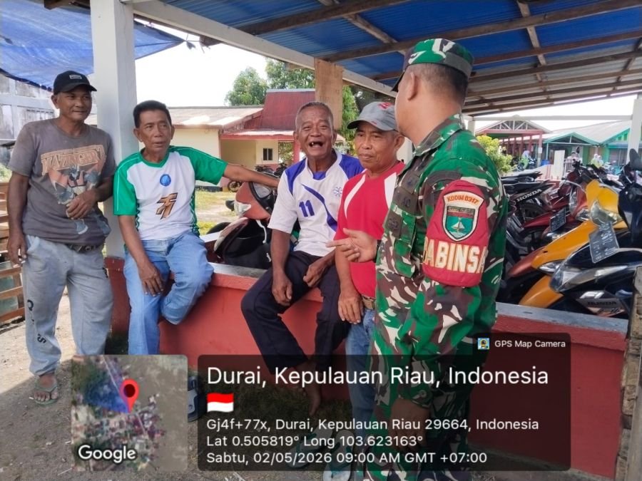Babinsa Telaga Tujuh Perkuat Kedekatan Warga Lewat Komsos Pagi Hari