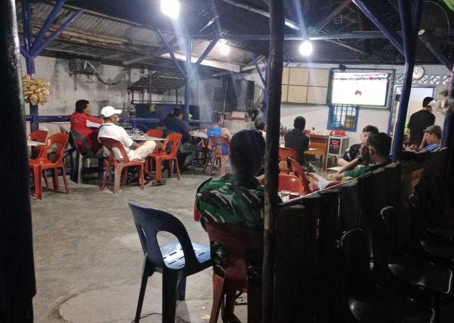 BABINSA TELUK BAKAU GELAR NOBAR PERTANDINGAN BRASIL VS JEPANG PIALA DUNIA 2026.
