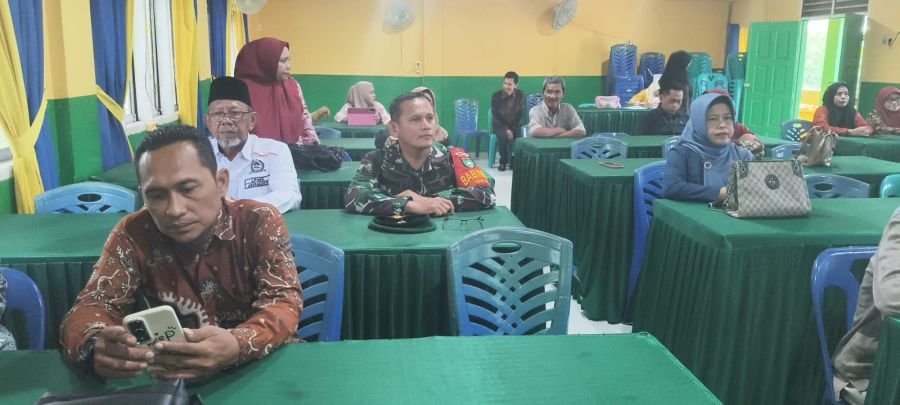 Babinsa Teluk Binjai Hadiri Sosialisasi SPMB SMP Binaan Khusus Kota Dumai Tahun Ajaran 2026/2027