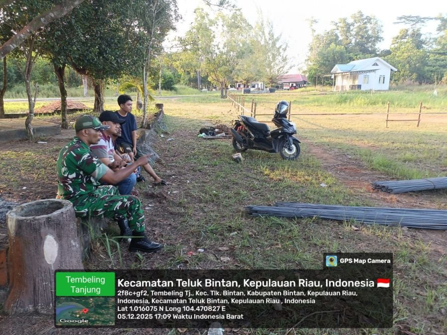 Babinsa Tembeling Tanjung Ajak Ketua RT Menjadi Teladan dalam Menjaga Kepedulian Lingkungan