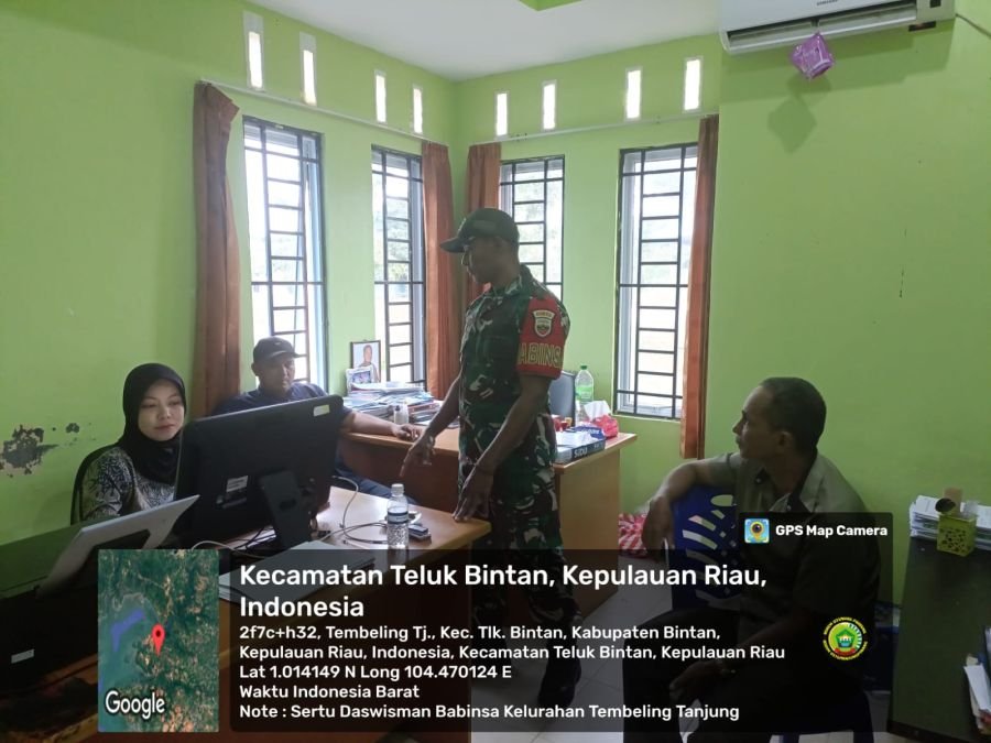 Babinsa Tembeling Tanjung Laksanakan Puldata Kewilayahan di Kantor Kelurahan.