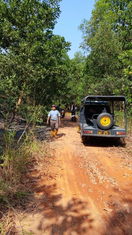 Babinsa Tembeling Tanjung Laksanakan Himbauan dan Patroli Karhutla.