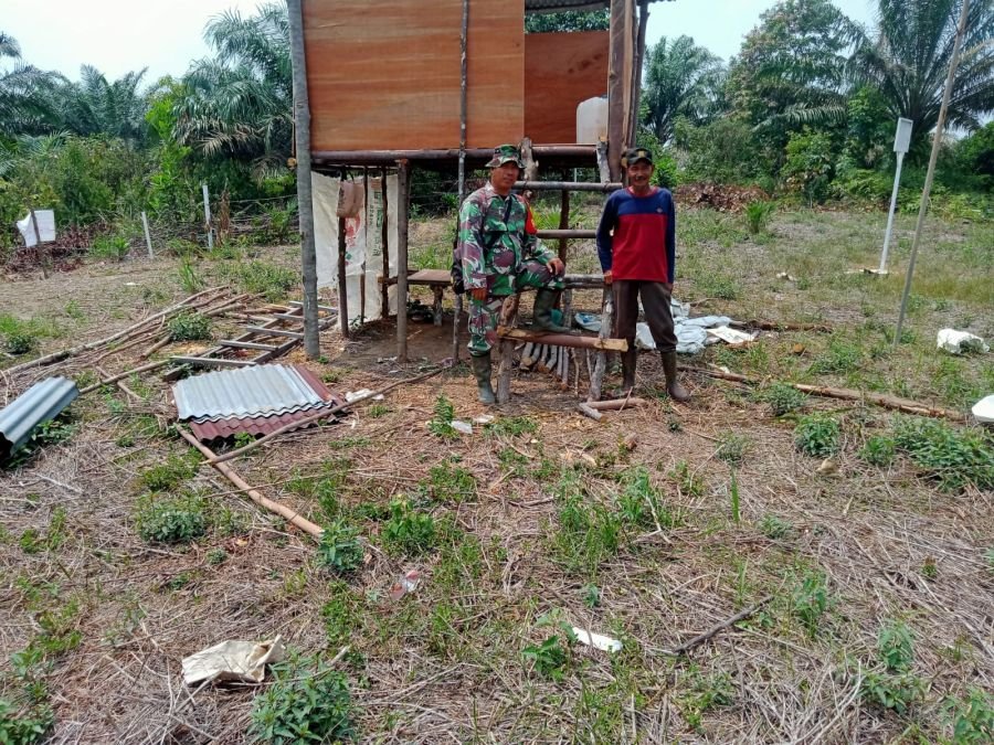 Babinsa Tenayan Raya Perkuat Patroli, Pastikan Lahan Bekas Karhutla Tetap Aman